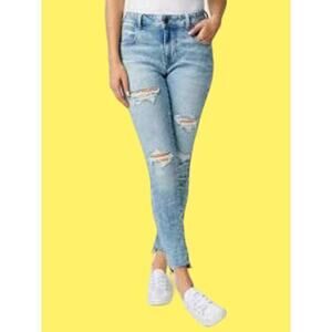 NEW MAURICE'S Jeans Light Wash Size 8 Ripped Distressed‎  Denim High Waisted